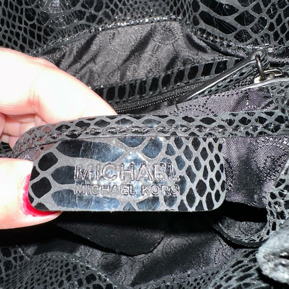 Michael Kors Large Hamilton Tote - Picture 7 of 7